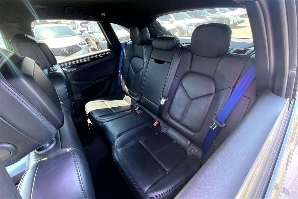 2023 Porsche Macan T