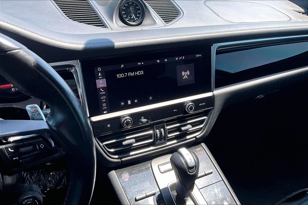 2023 Porsche Macan T