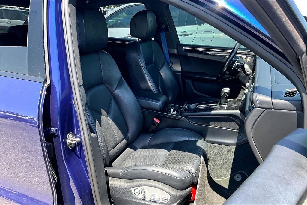 2023 Porsche Macan T