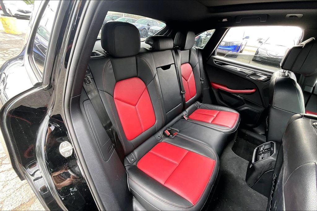 2024 Porsche Macan Base