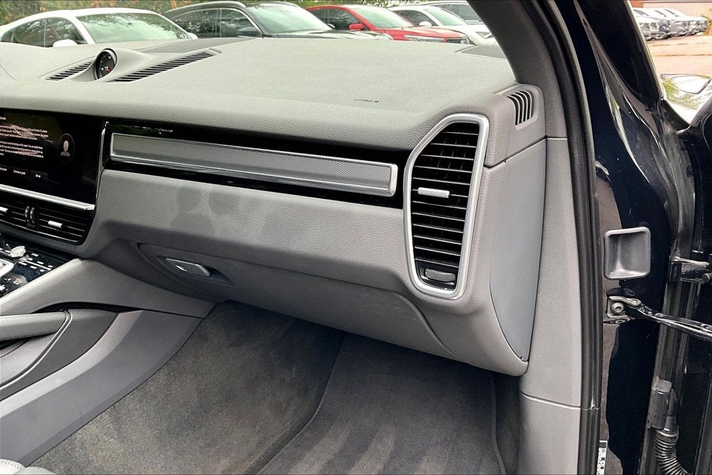 2023 Porsche Cayenne Platinum Edition