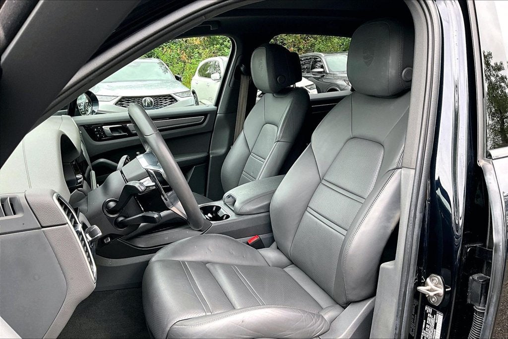 2023 Porsche Cayenne Platinum Edition