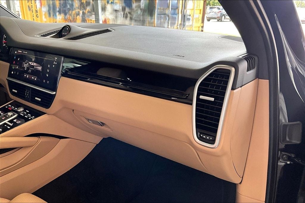 2022 Porsche Cayenne Platinum Edition