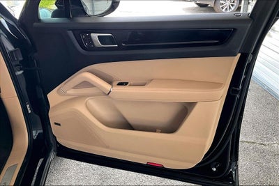 2022 Porsche Cayenne Platinum Edition