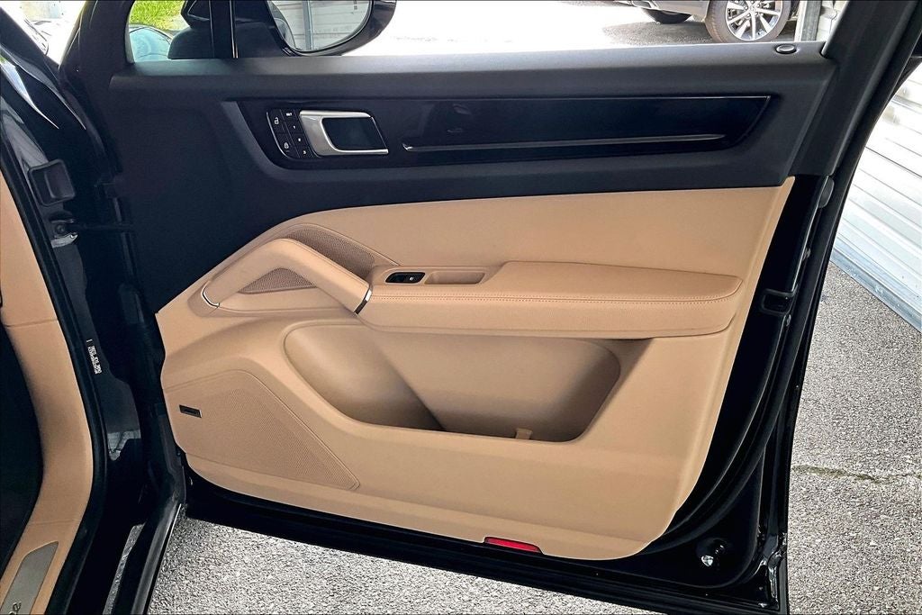 2022 Porsche Cayenne Platinum Edition