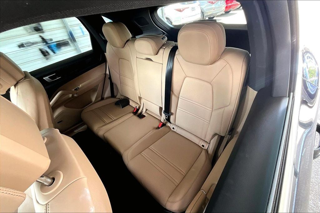 2022 Porsche Cayenne Platinum Edition