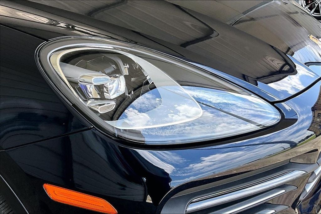 2022 Porsche Cayenne Platinum Edition