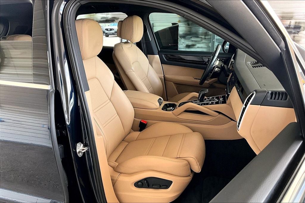 2022 Porsche Cayenne Platinum Edition