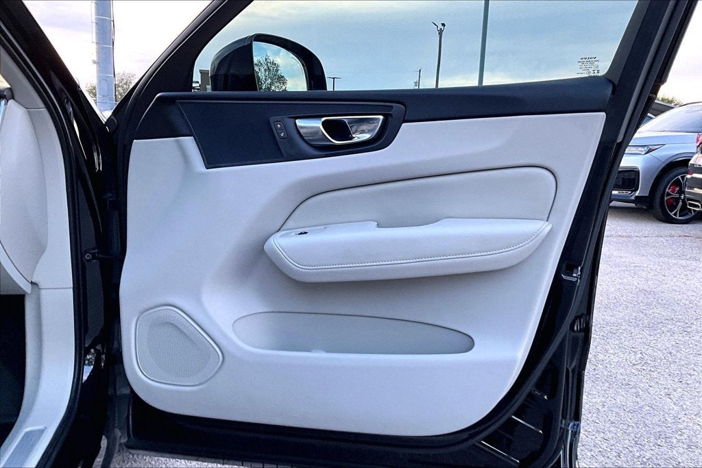 2021 Volvo XC60 T5 Momentum