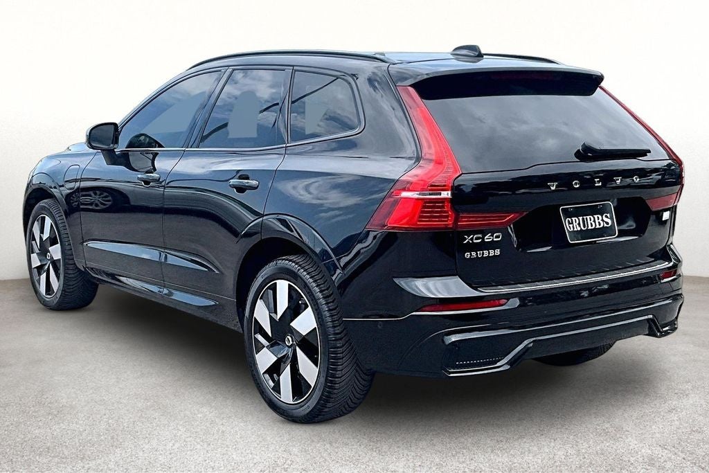 2024 Volvo XC60 Recharge Plug-In Hybrid T8 Plus Dark Theme