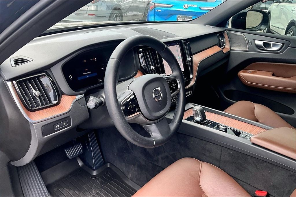 2024 Volvo XC60 Recharge Plug-In Hybrid T8 Plus Dark Theme