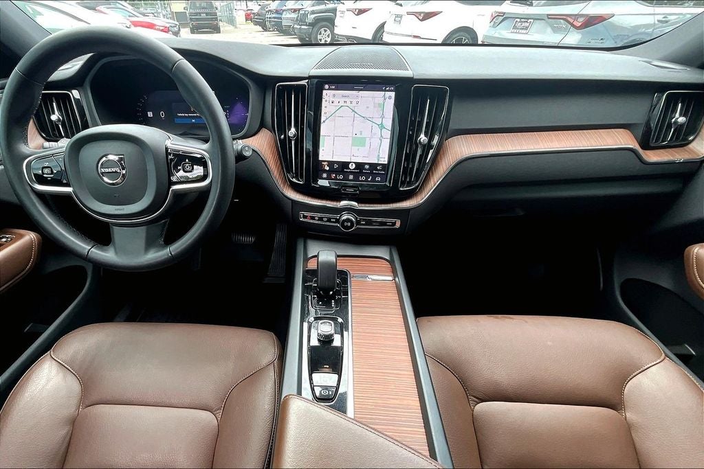 2024 Volvo XC60 Recharge Plug-In Hybrid T8 Plus Dark Theme