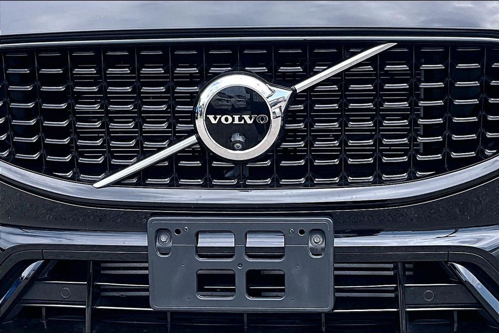 2024 Volvo XC60 Recharge Plug-In Hybrid T8 Plus Dark Theme