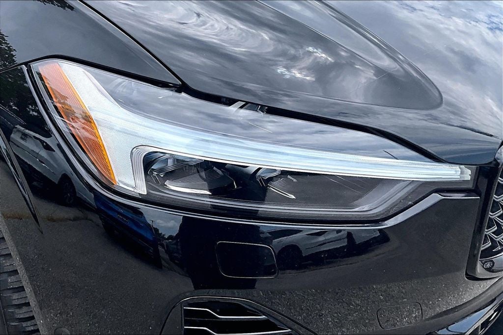 2024 Volvo XC60 Recharge Plug-In Hybrid T8 Plus Dark Theme