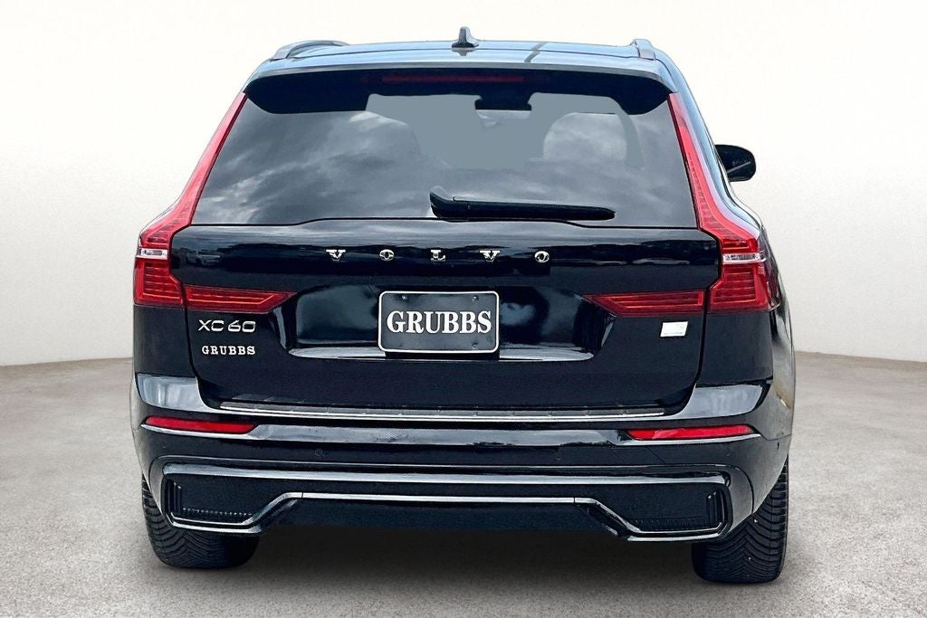 2024 Volvo XC60 Recharge Plug-In Hybrid T8 Plus Dark Theme
