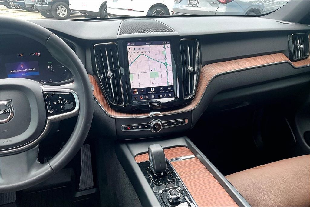 2024 Volvo XC60 Recharge Plug-In Hybrid T8 Plus Dark Theme