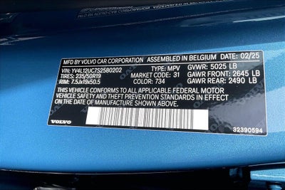 2025 Volvo XC40 B5 Plus Dark Theme