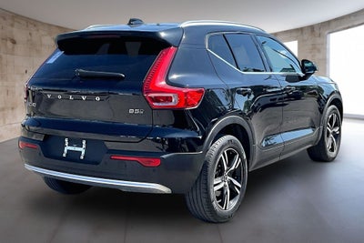 2025 Volvo XC40 B5 Core
