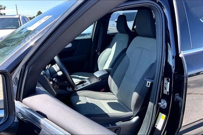 2025 Volvo XC40 B5 Core