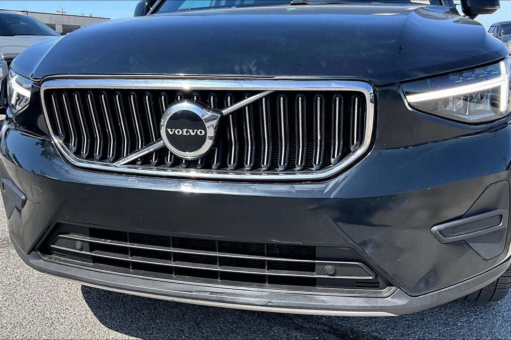 2025 Volvo XC40 B5 Core
