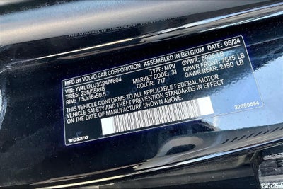 2025 Volvo XC40 B5 Core