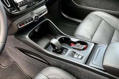 2024 Volvo XC40 B5 Core