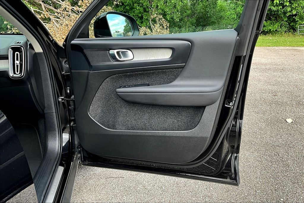 2024 Volvo XC40 B5 Core