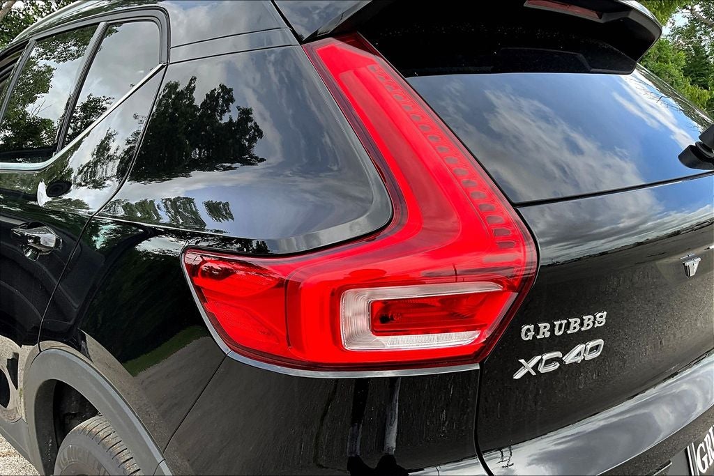 2024 Volvo XC40 B5 Core