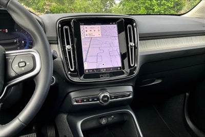 2024 Volvo XC40 B5 Core