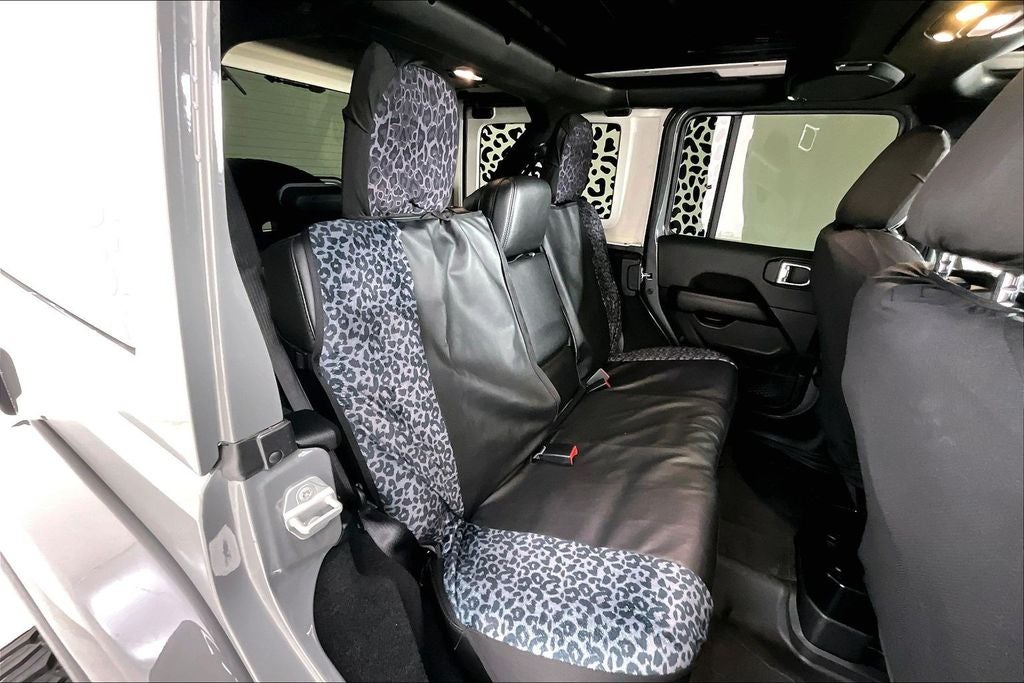 2022 Jeep Wrangler Unlimited Sahara Altitude