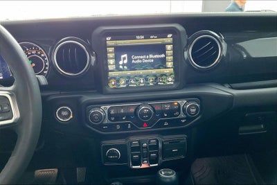 2022 Jeep Wrangler Unlimited Sahara Altitude