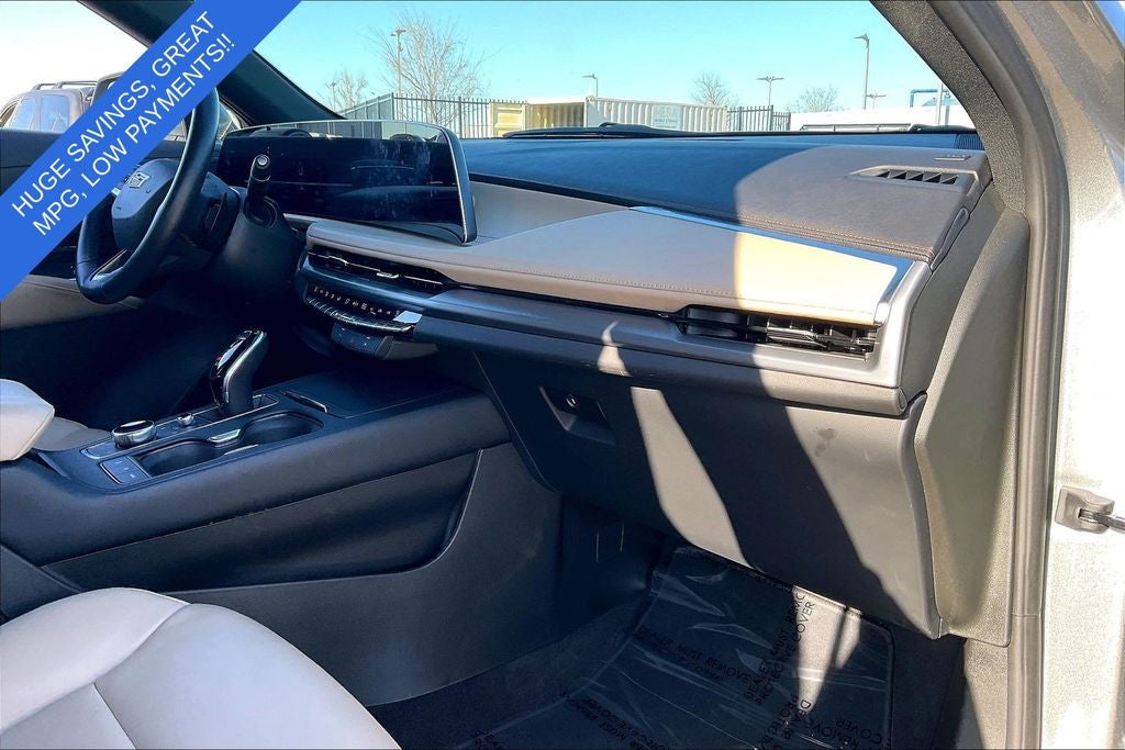 2025 Cadillac XT4 Premium Luxury