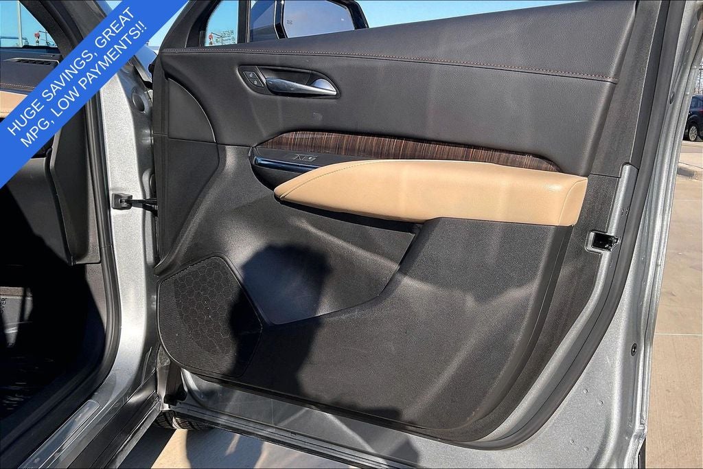 2025 Cadillac XT4 Premium Luxury