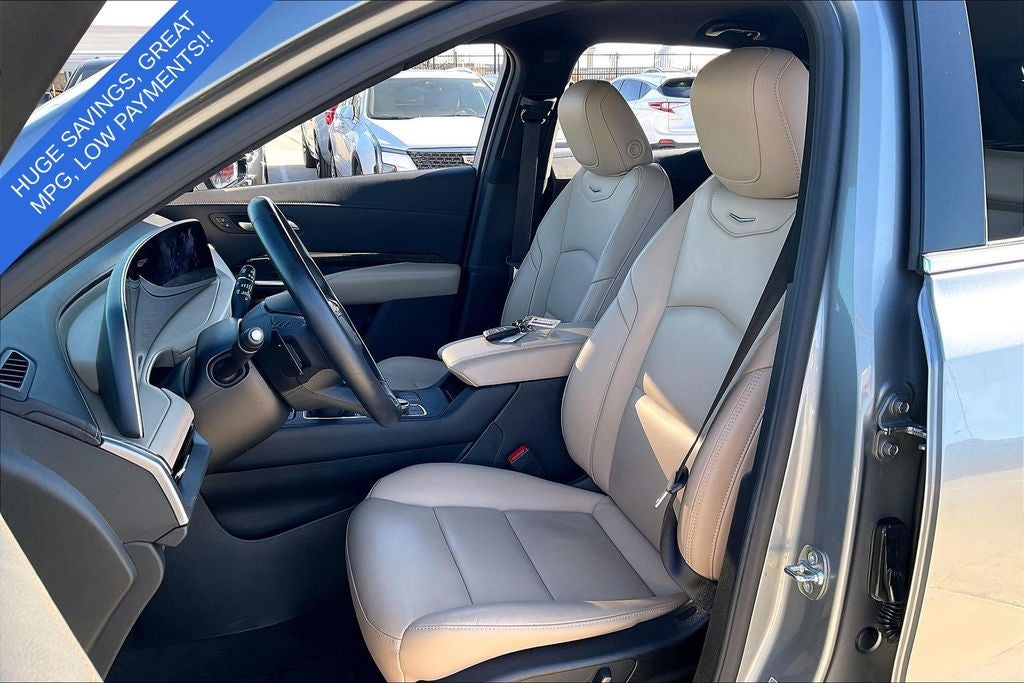 2025 Cadillac XT4 Premium Luxury