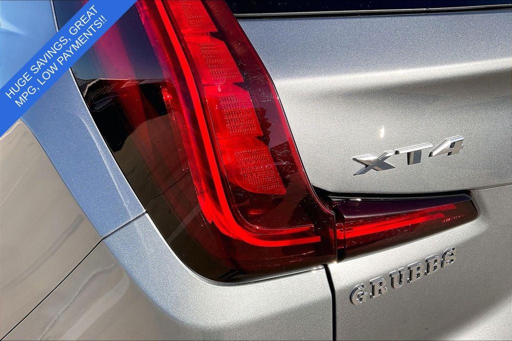 2025 Cadillac XT4 Premium Luxury