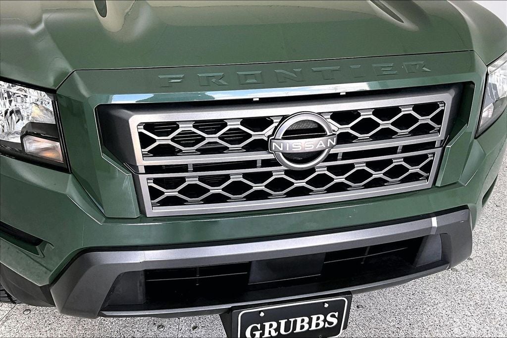 2022 Nissan Frontier SV