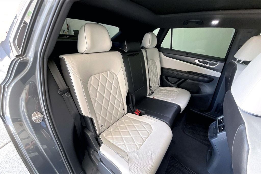 2024 Volkswagen Atlas Cross Sport 2.0T SEL Premium R-Line