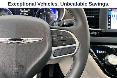 2023 Chrysler Voyager LX