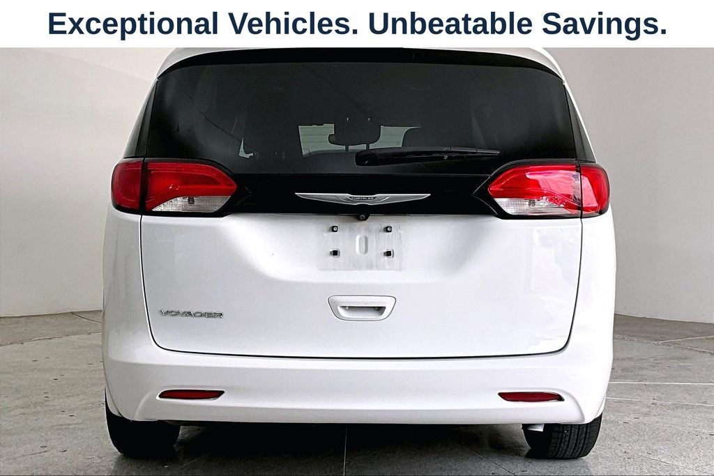 2023 Chrysler Voyager LX