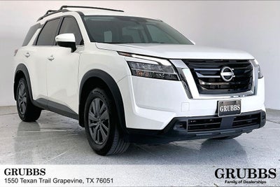 2024 Nissan Pathfinder SV