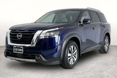 2022 Nissan Pathfinder SL