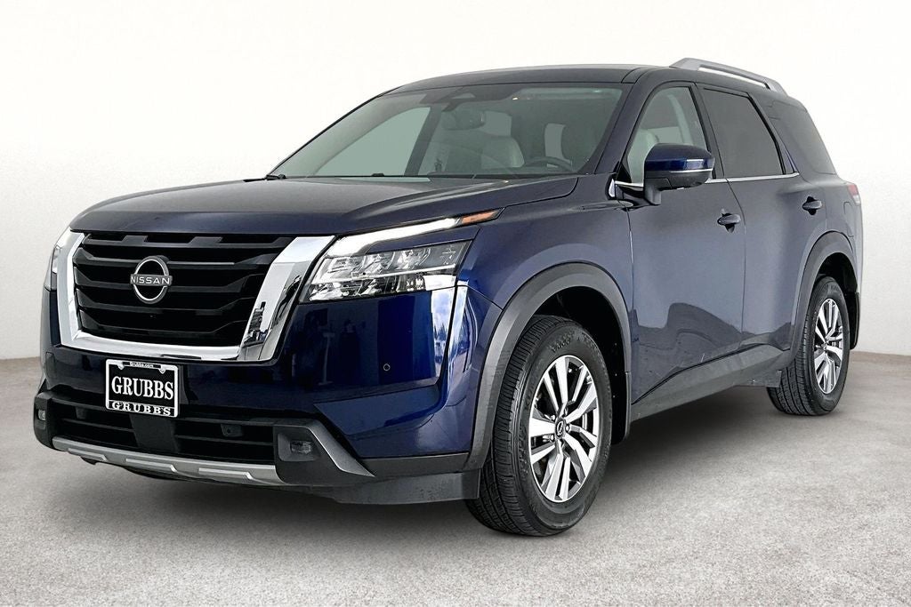 2022 Nissan Pathfinder SL