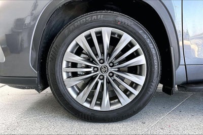 2020 Toyota Highlander Hybrid Platinum