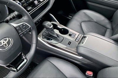2020 Toyota Highlander Hybrid Platinum