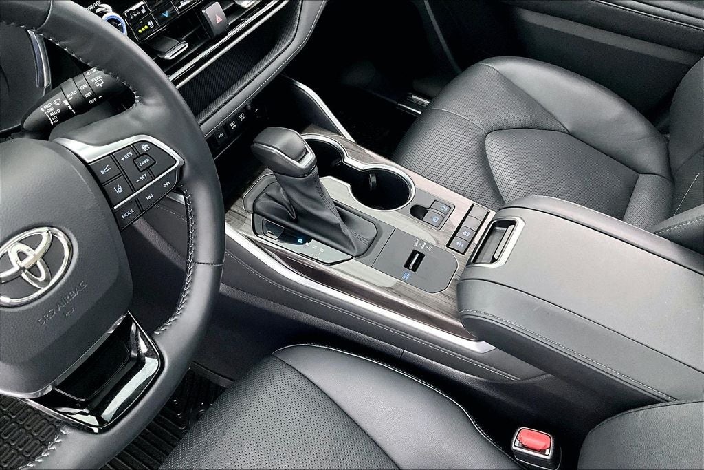 2020 Toyota Highlander Hybrid Platinum