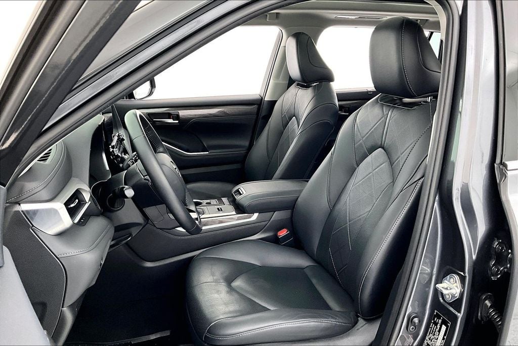 2020 Toyota Highlander Hybrid Platinum