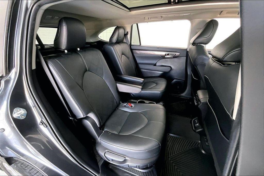 2020 Toyota Highlander Hybrid Platinum
