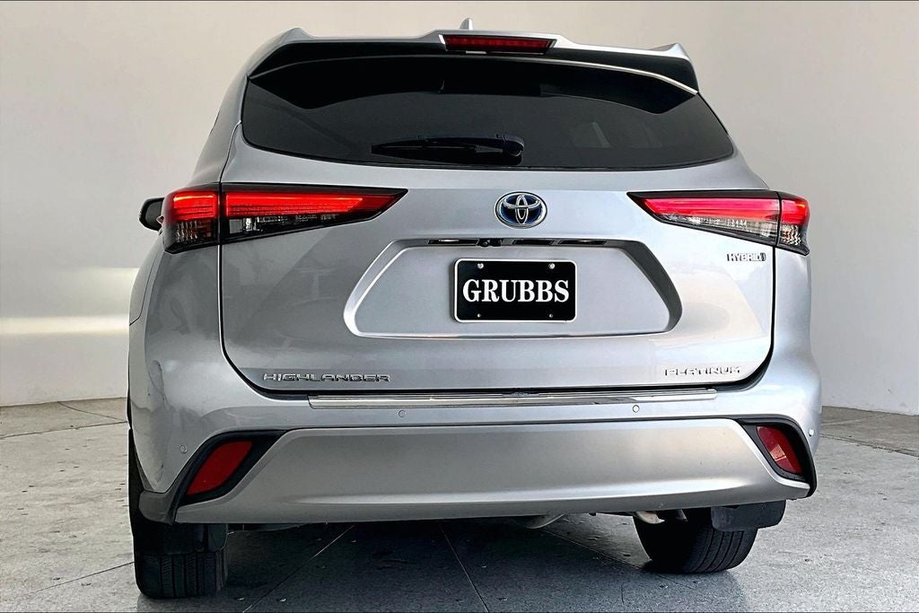 2023 Toyota Highlander Hybrid Platinum