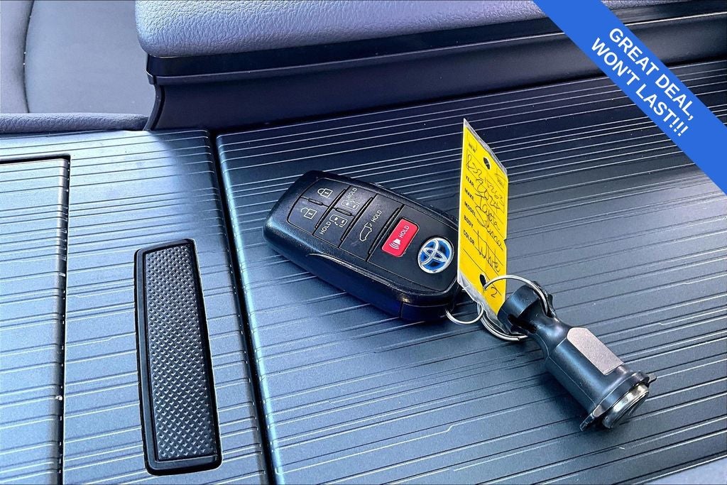 2024 Toyota Sienna XSE 8 Passenger