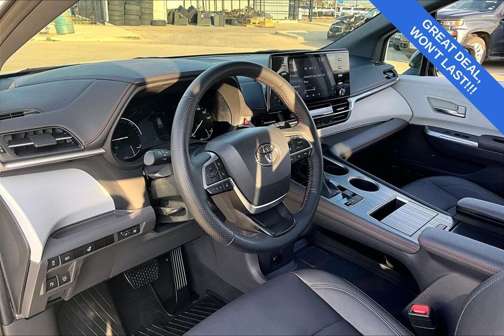 2024 Toyota Sienna XSE 8 Passenger